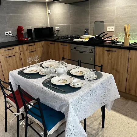 T3 Spacieux Rdc Avec 2 Chambres, 3 Lits Doubles, Jardin Et Parking Gratuit דירה *